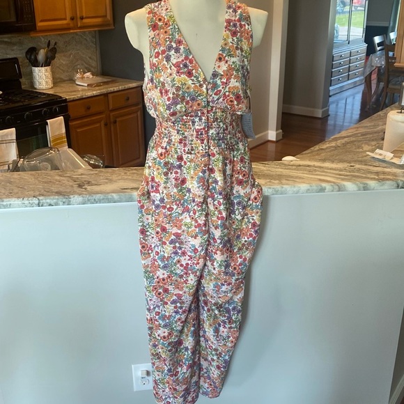Collective Concepts multi colored Floral Sleeveless Smock waist jumpsuit NWT L - Picture 6 of 9